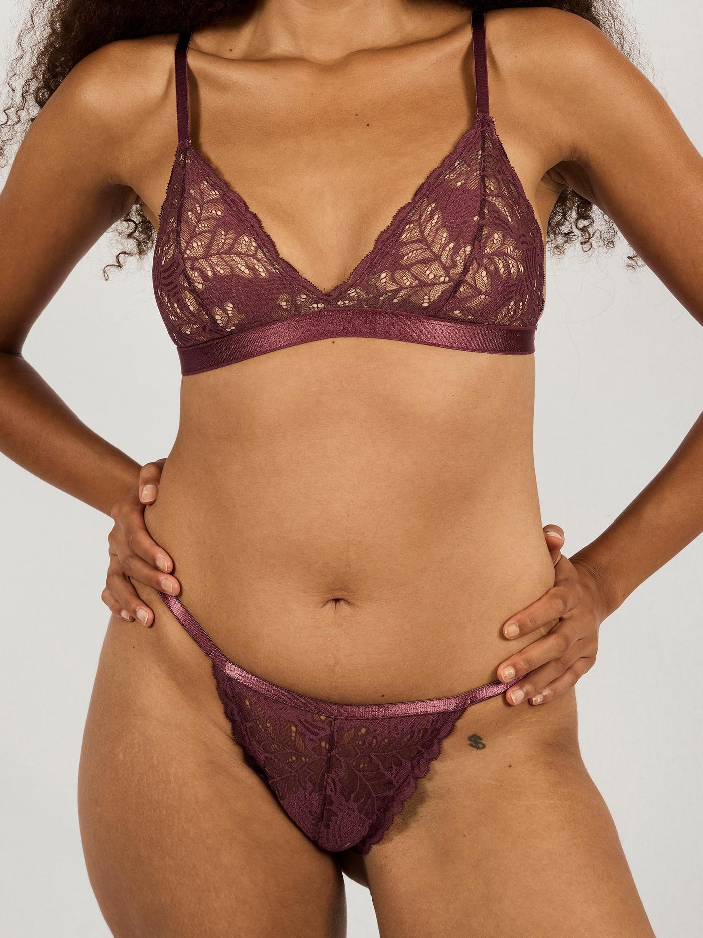 GINA STRING BURGUNDY