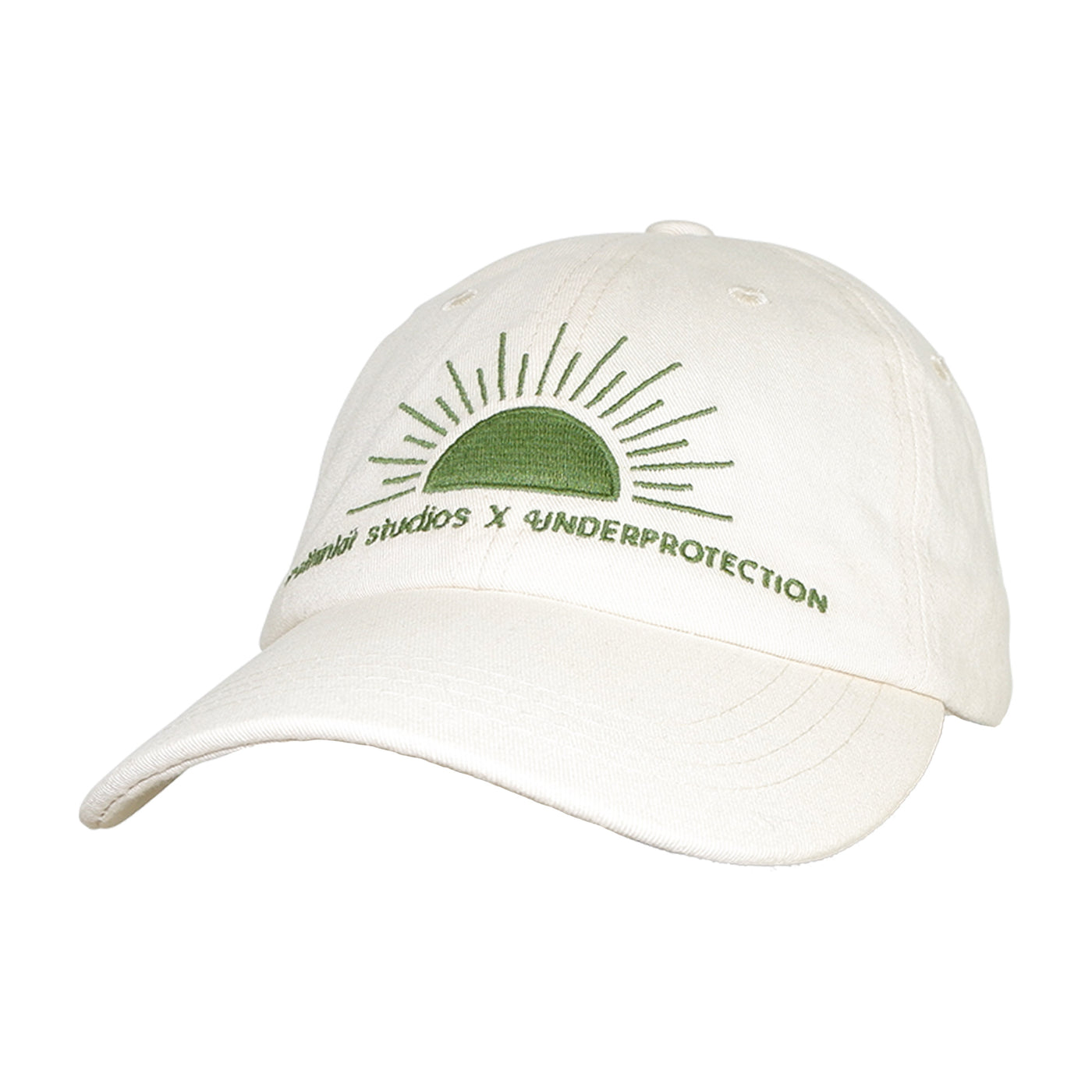 Underprotection hat in white with a green logo made of organic 100% cotton 